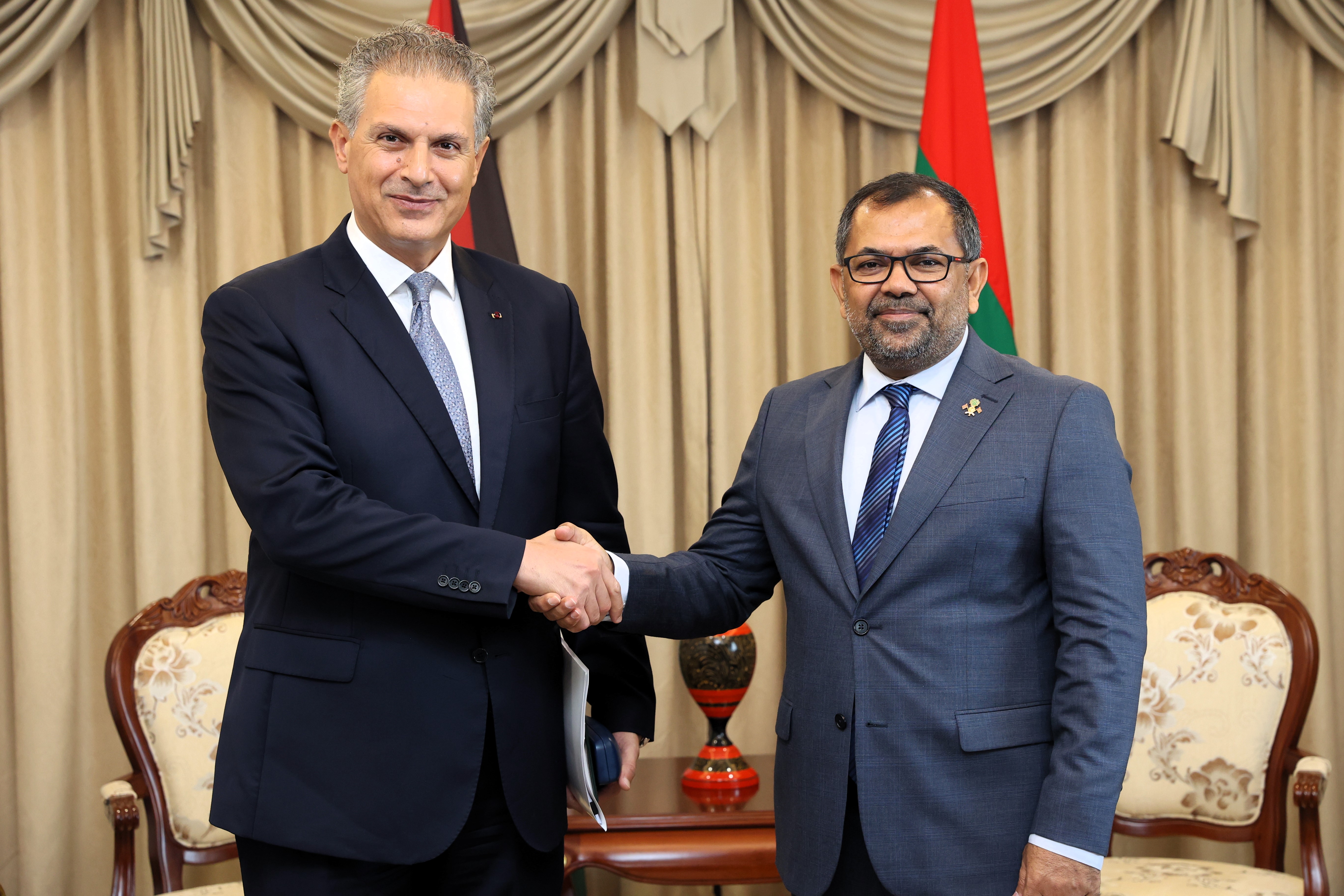 ޖޯރޑަން ސަރުކާރުން ދިވެހިރާއްޖެއަށް ކަނޑައެޅުއްވި އާ ސަފީރު، ޚާރިޖީ ވަޒީރު މޫސާ ޒަމީރުގެ އަރިހަށް އިޙުތިރާމުގެ ޒިޔާރަތެއް ކުރައްވައިފި