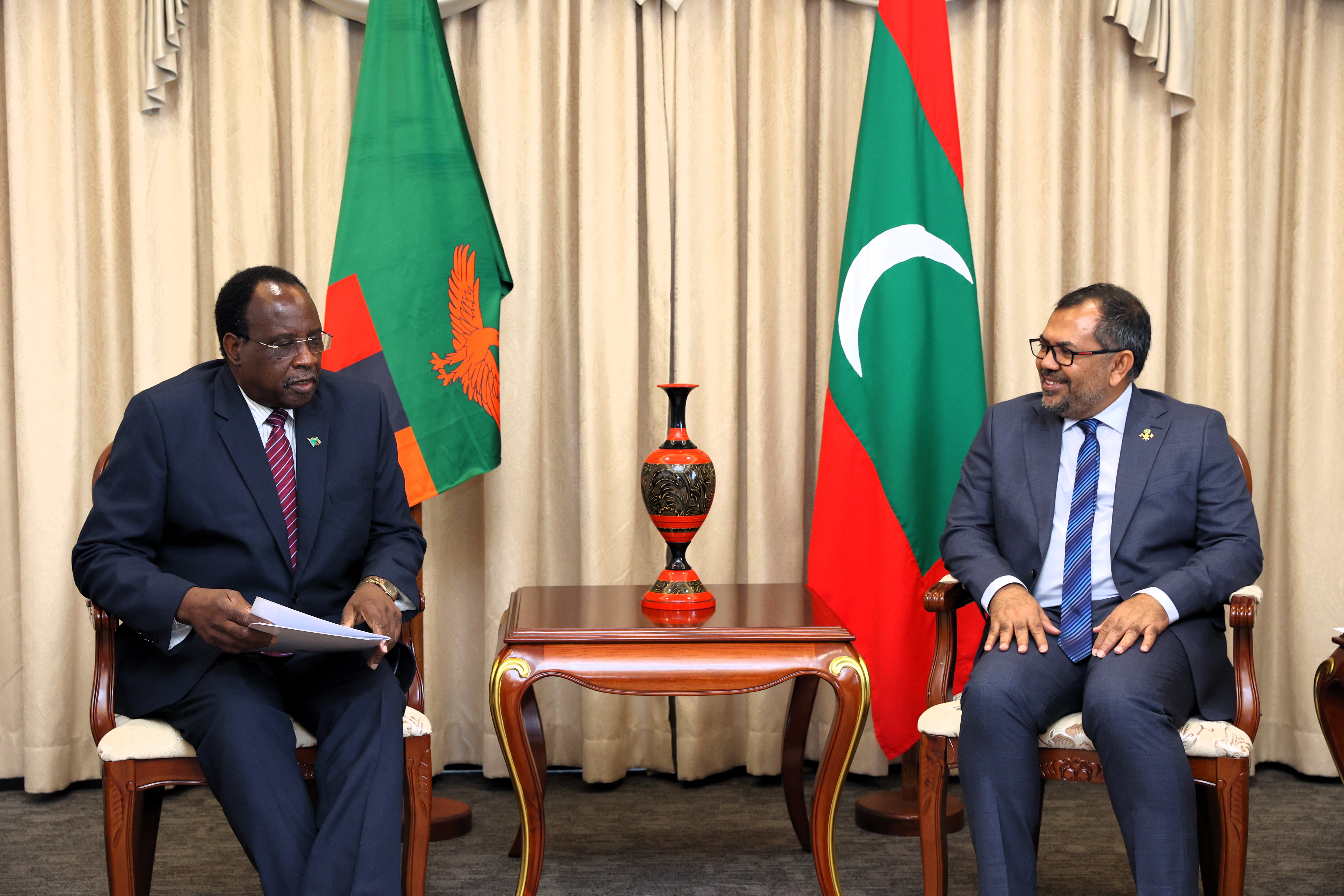 ޒެމްބިއާ ސަރުކާރުން ދިވެހިރާއްޖެއަށް ކަނޑައެޅުއްވި އާ ސަފީރު، ޚާރިޖީ ވަޒީރު މޫސާ ޒަމީރުގެ އަރިހަށް އިޙުތިރާމުގެ ޒިޔާރަތެއް ކުރައްވައިފި