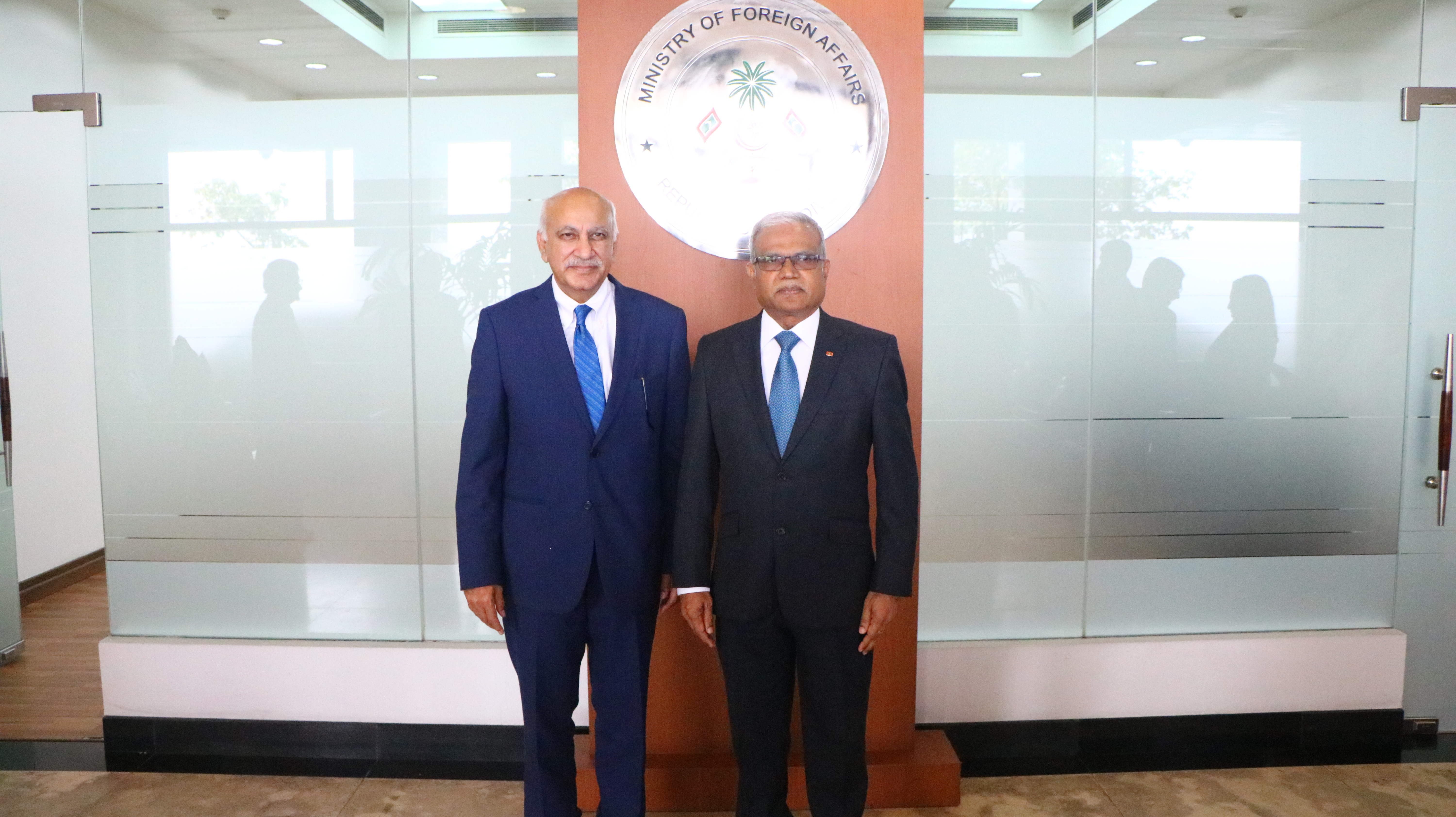 އިންޑިއާގެ މިނިސްޓަރ އޮފް ސްޓޭޓް ފޮރ އެކްސްޓަރނަލް އެފެއާޒް ދިވެހިރާއްޖޭގެ މިނިސްޓަރ އޮފް ފޮރިން އެފެއާޒްގެ އަރިހަށް އިޙްތިރާމްގެ ޒިޔާރަތެއް ކުރައްވައިފި