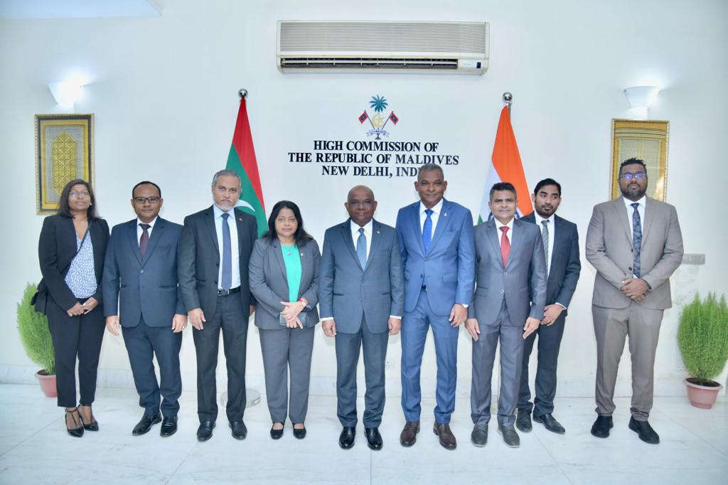 Minister Shahid visits the High Commission of Maldives in India
