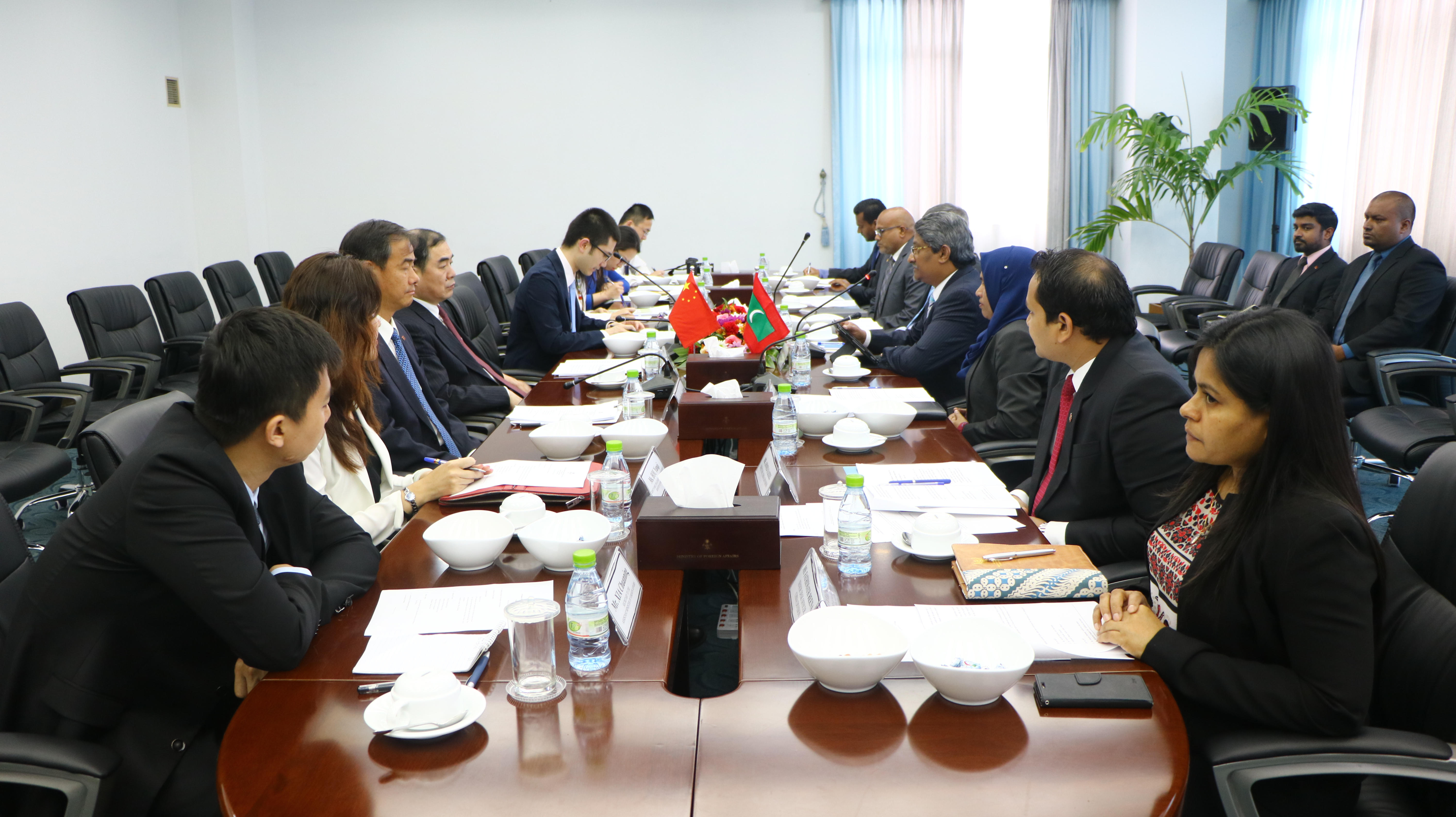 ދިވެހިރާއްޖޭގެ މިނިސްޓްރީ އޮފް ފޮރިން އެފެއާޒް އާއި ޗައިނާގެ މިނިސްޓްރީ އޮފް ފޮރިން އެފެއާޒް އާއި ދެމެދު ބޭއްވުނު 6 ވަނަ މަޝްވަރާ ބައްދަލުވުން