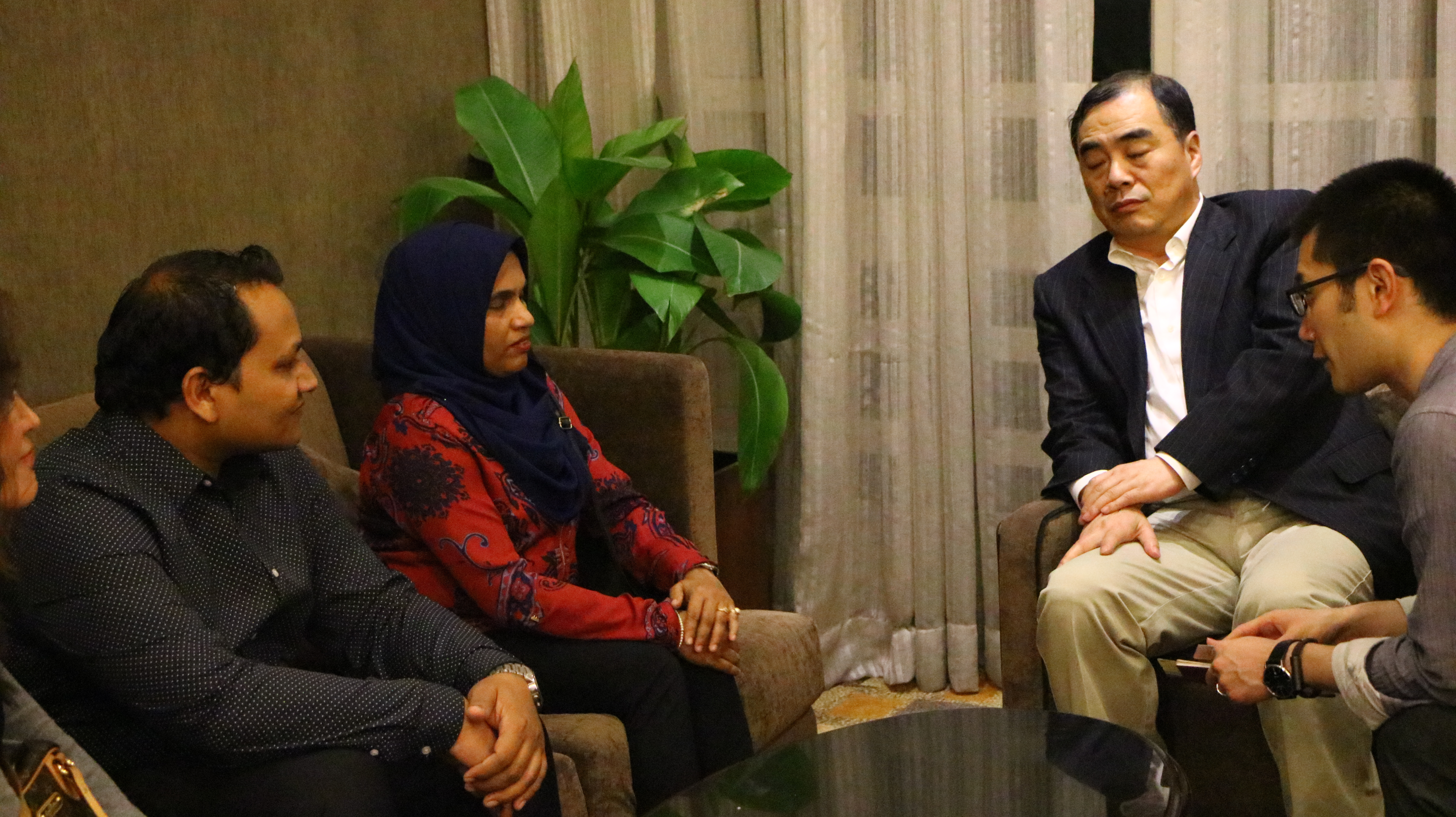 ޗައިނާގެ އެސިސްޓެންޓް މިނިސްޓަރ އޮފް ފޮރިން އެފެއާޒް ރާއްޖެއަށް ކުރެއްވި ރަސްމީ ދަތުރުފުޅު ނިންމަވާލެއްވުމަށްފަހު ފުރާވަޑައިގެންފި