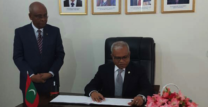 ފޮރިން މިނިސްޓަރ އާސިމް ޕާކިސްތާނު ގައި ހުންނަ ރާއްޖޭގެ އެމްބަސީއަށް ޒިޔާރަތްކުރައްވައިފި