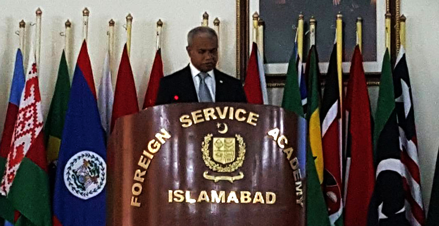 ފޮރިން މިނިސްޓަރ އާސިމް ޕާކިސްތާން ފޮރިން ސަރވިސް އެކަޑަމީގައި ވާހަކަފުޅު ދައްކަވައިފި